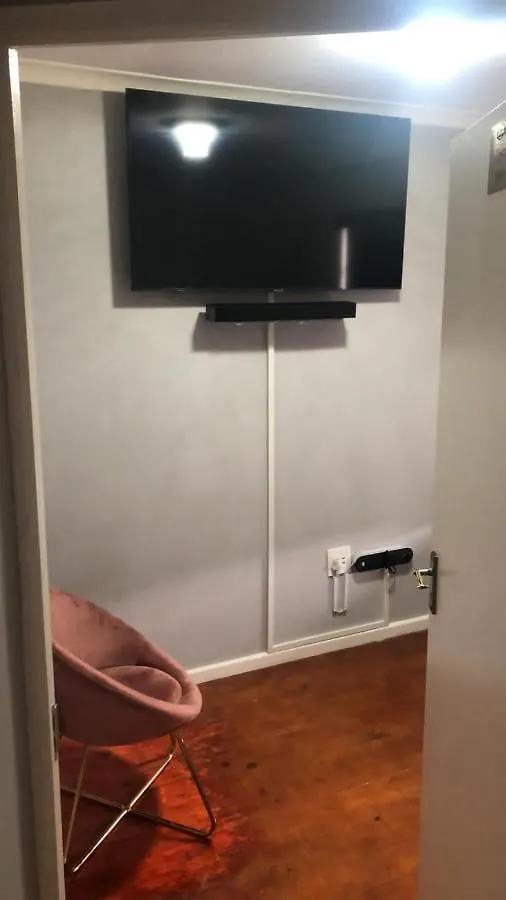 Exclusive Townhouse Newton Park Apartment