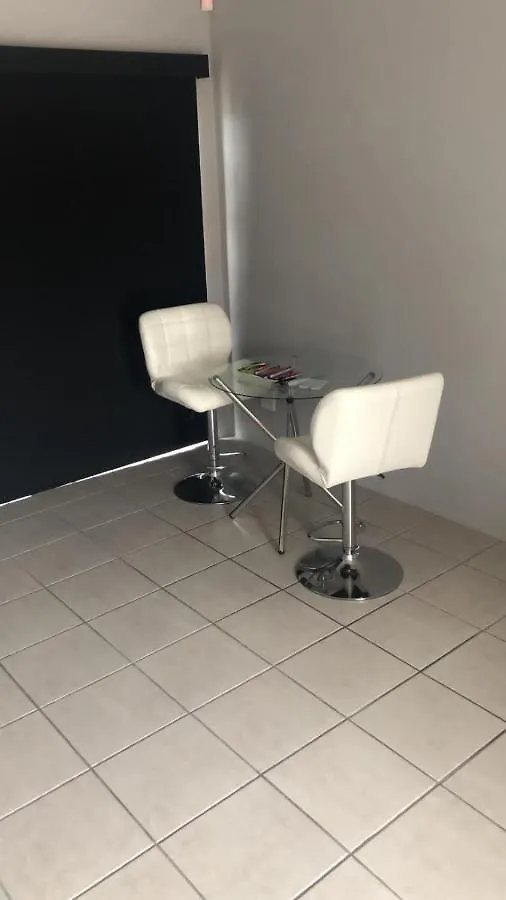 Exclusive Townhouse Newton Park Apartment
