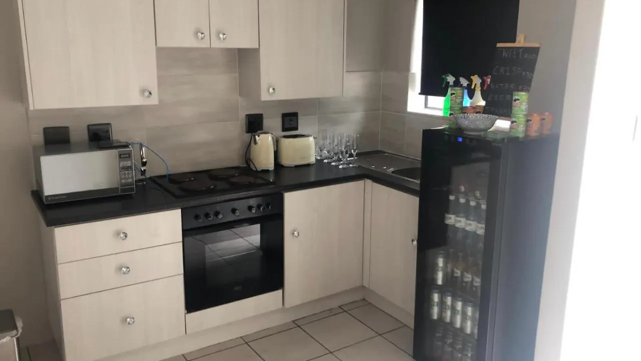Exclusive Townhouse Newton Park Apartment South Africa